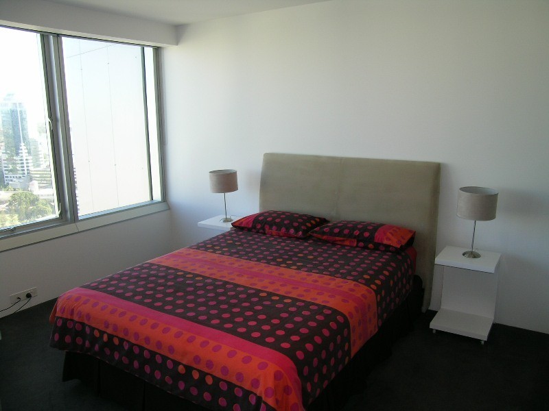 2210 ‘Q1 Apartments’ 9 Hamilton Ave, Surfers Paradise QLD 4217