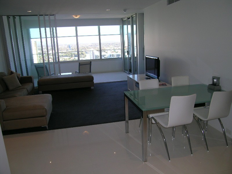 2210 ‘Q1 Apartments’ 9 Hamilton Ave, Surfers Paradise QLD 4217