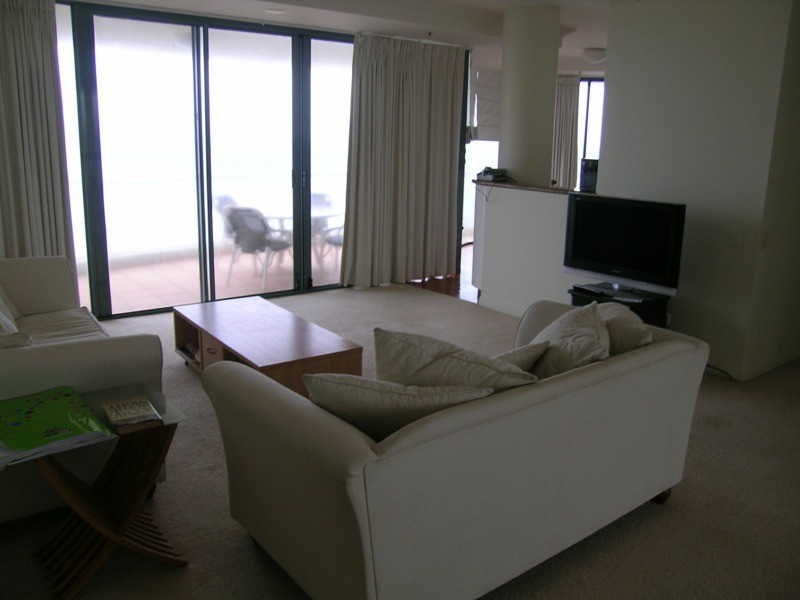 Unit 401 Beaches, 13-25 Garfield Terrace, Surfers Paradise QLD 4217