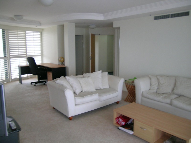 Unit 401 Beaches, 13-25 Garfield Terrace, Surfers Paradise QLD 4217