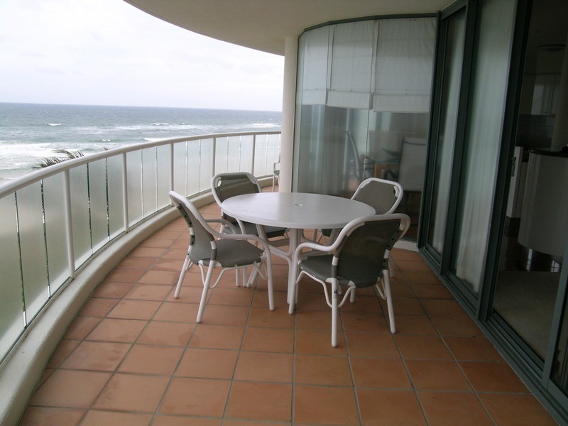 Unit 401 Beaches, 13-25 Garfield Terrace, Surfers Paradise QLD 4217