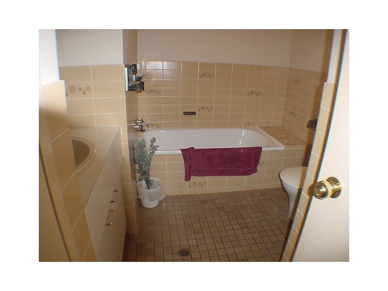 Unit 3  Capricornia, Surf Parade, Surfers Paradise QLD 4217