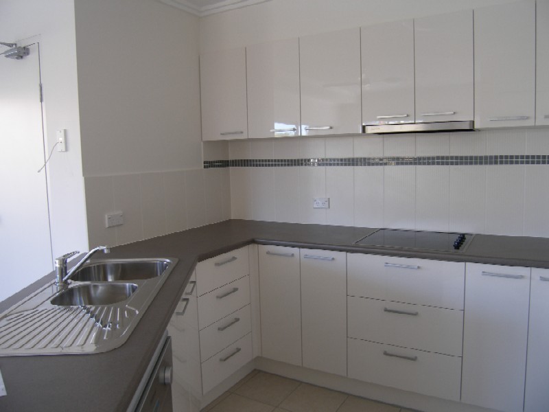 4 15 Clark Street, Southport QLD 4215