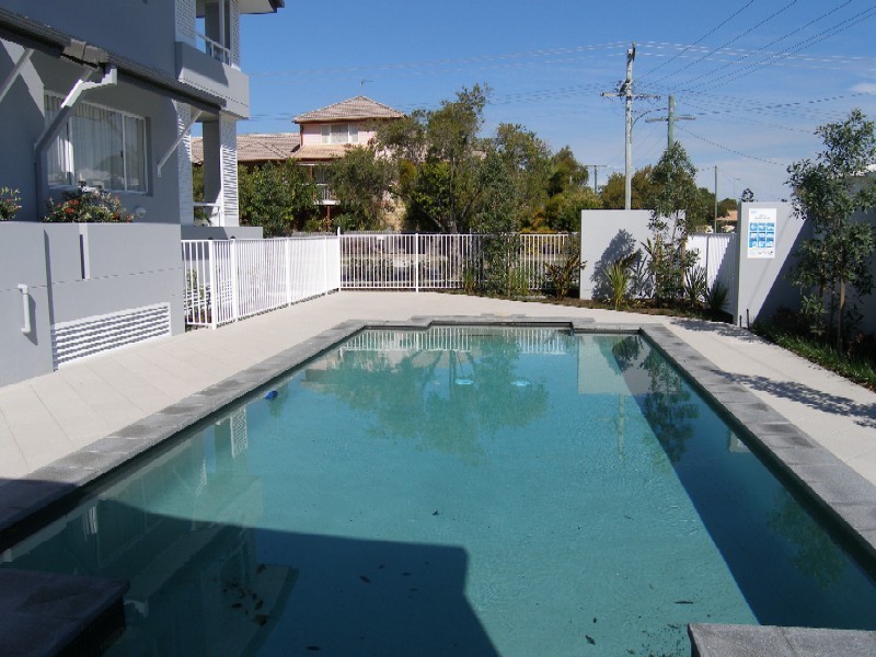 4 15 Clark Street, Southport QLD 4215