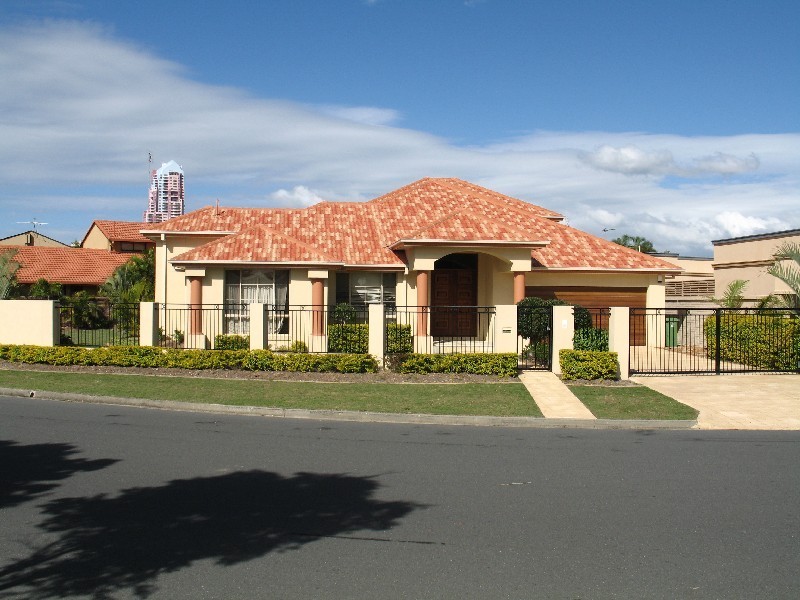 74 Commodore Drive, Paradise Waters QLD 4217