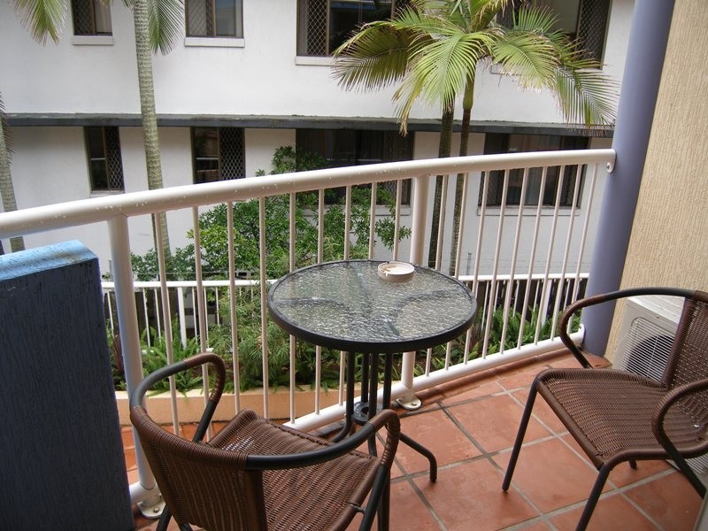 17  Costa Dora, 25 Markwell Avenue, Surfers Paradise QLD 4217