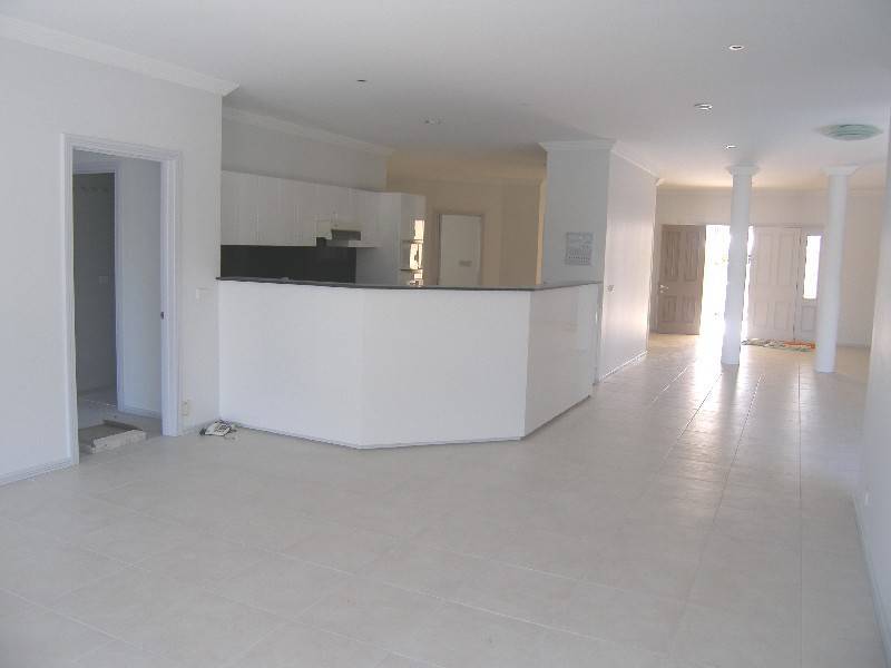 118  Edinburgh Drive, Benowa QLD 4217