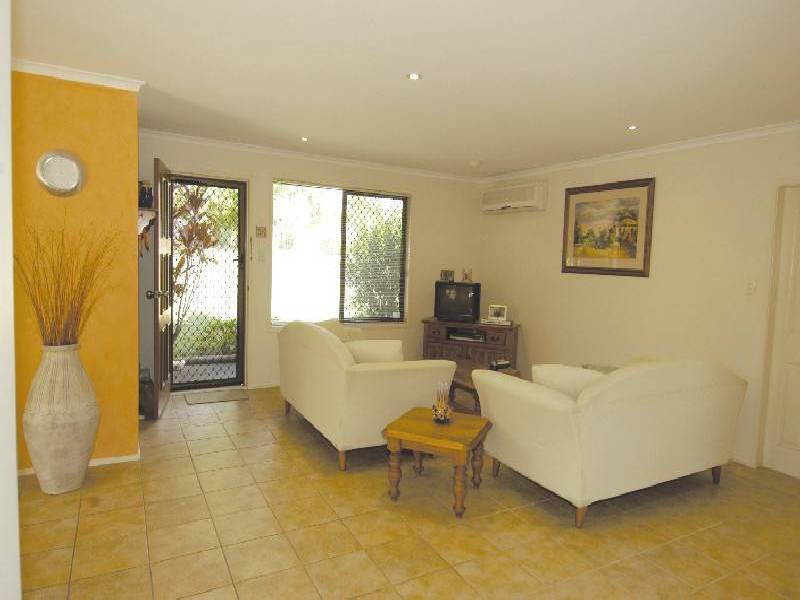 4  Freda Street, Ashmore QLD 4214