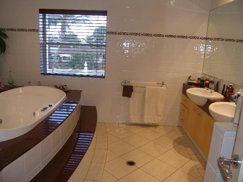 24  Garden Grove, Carrara QLD 4211