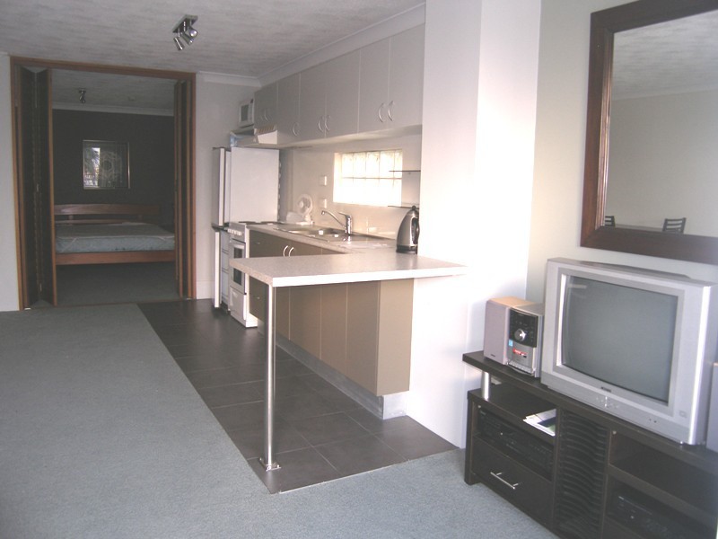 18 ‘Grandview Apartments’ 30 Marine Pde, Southport QLD 4215