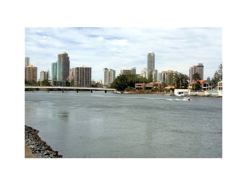 2/8 Holborow Close, Surfers Paradise QLD 4217