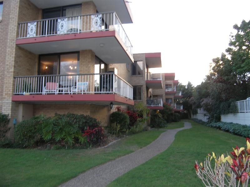 3 “Bindaree Lodge” 180 Marine Parade, Labrador QLD 4215