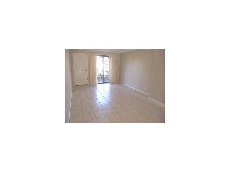 Unit 2 4 Melanie Place, Labrador QLD 4215
