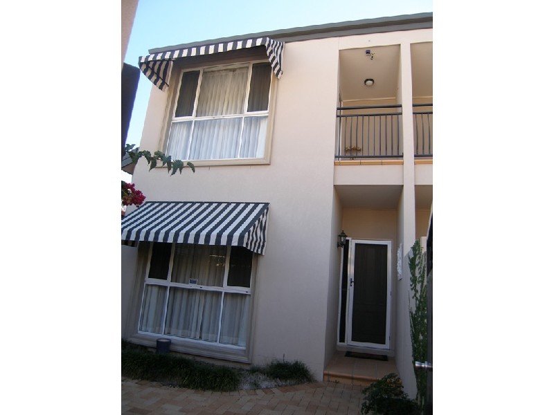 1/21  Paradise Island, Surfers Paradise QLD 4217