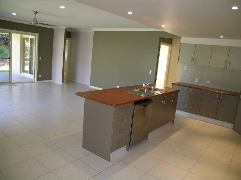 8 Paradise Court, Nerang QLD 4211