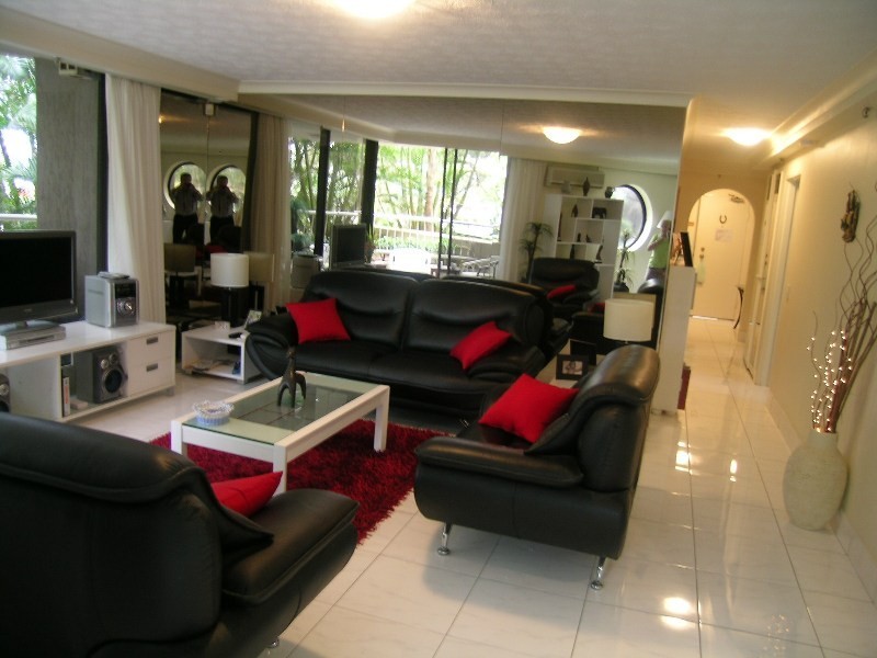 3/4 Thornton St, Surfers Paradise QLD 4217