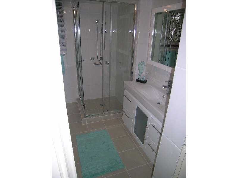 3/4 Thornton St, Surfers Paradise QLD 4217