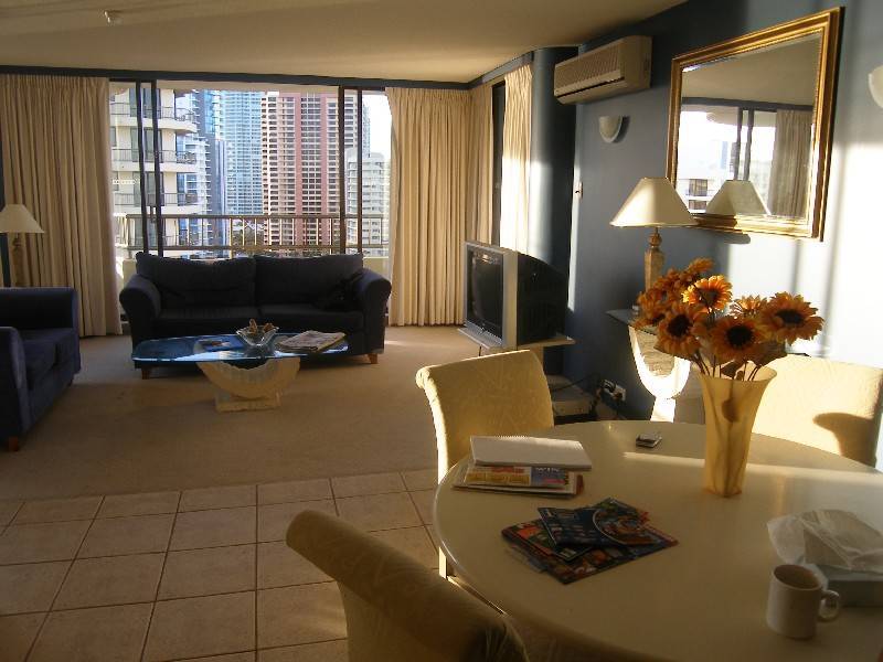 Unit 13C Regent, 18 Aubrey Street, Surfers Paradise QLD 4217