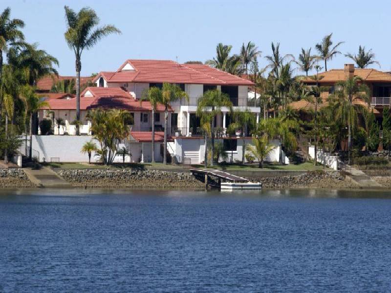 73 Sailaway Street, Mermaid Waters QLD 4218