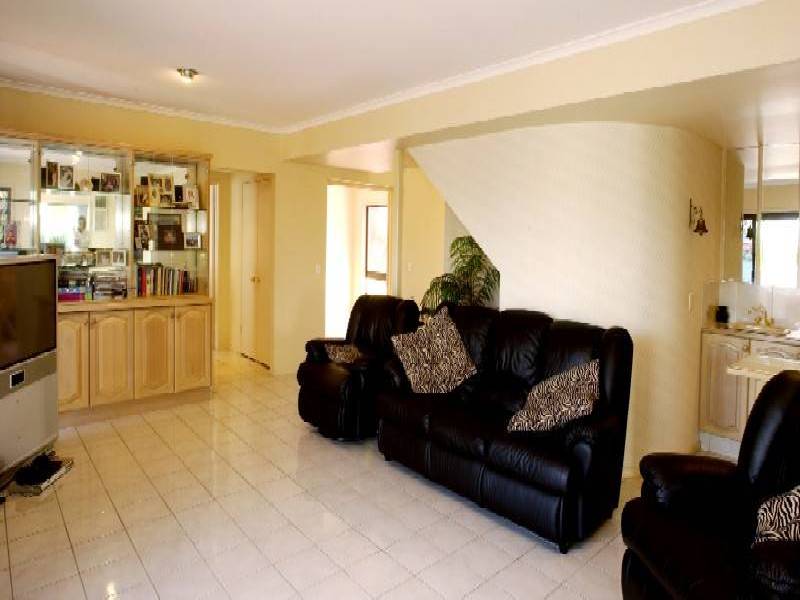 73 Sailaway Street, Mermaid Waters QLD 4218