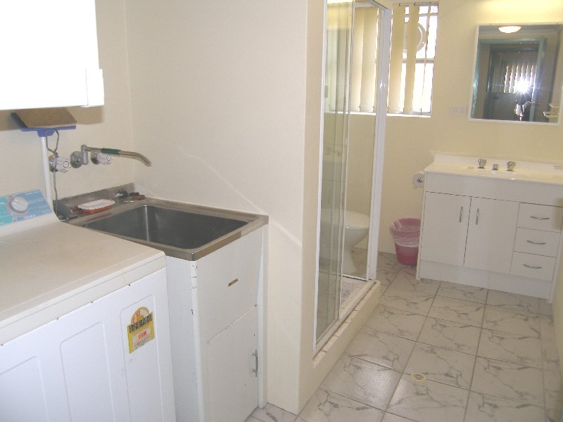 Unit 4 Sunrise Chalet, 6-14 Sunrise Blvd, Surfers Paradise QLD 4217