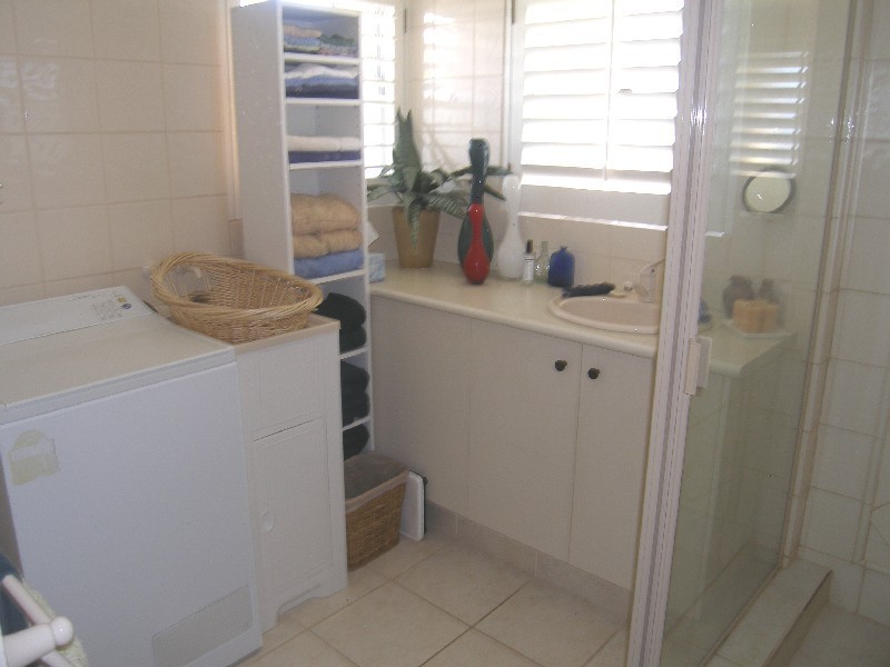 Unit 5 Sunrise Chalet, 10 Sunrise Blvd, Surfers Paradise QLD 4217
