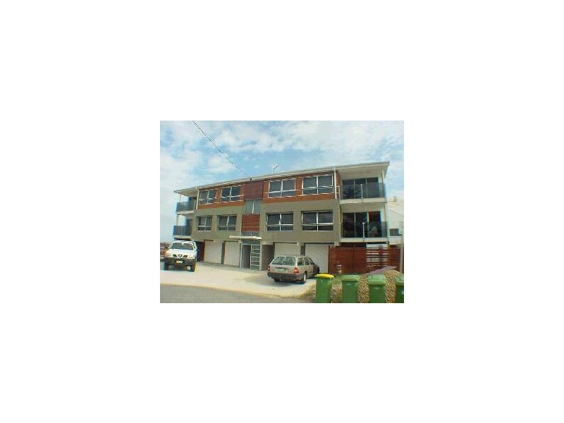 2  Surf Street, Mermaid Beach QLD 4218
