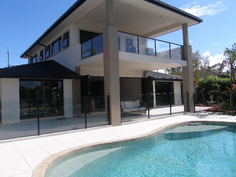 87 T E Peters Drive, Broadbeach Waters QLD 4218