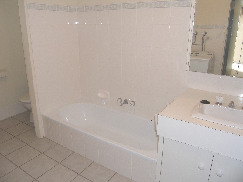 3 Townhouse, 11 Peninsular Drive, Surfers Paradise QLD 4217