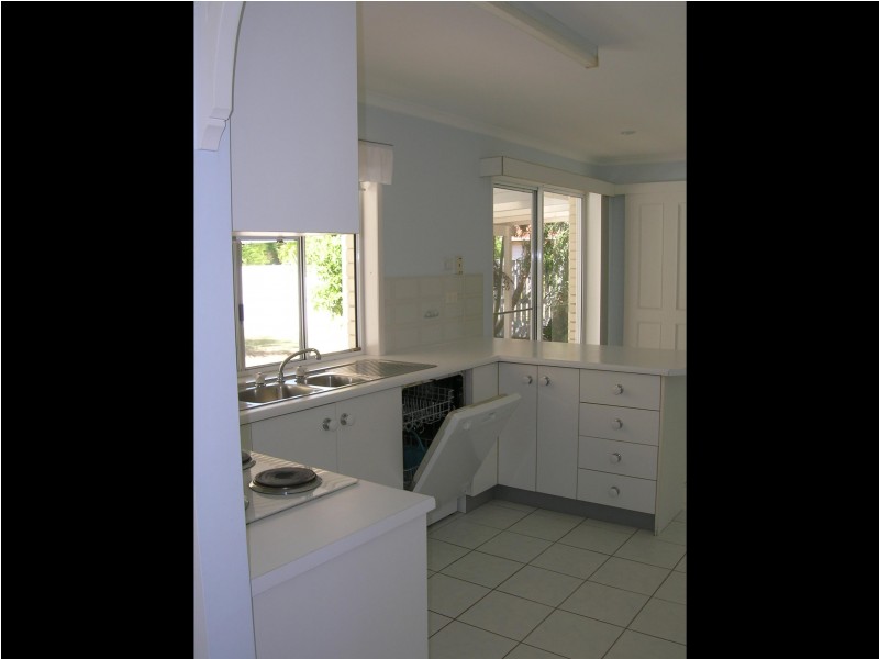 45 Helsham Street, Point Vernon QLD 4655