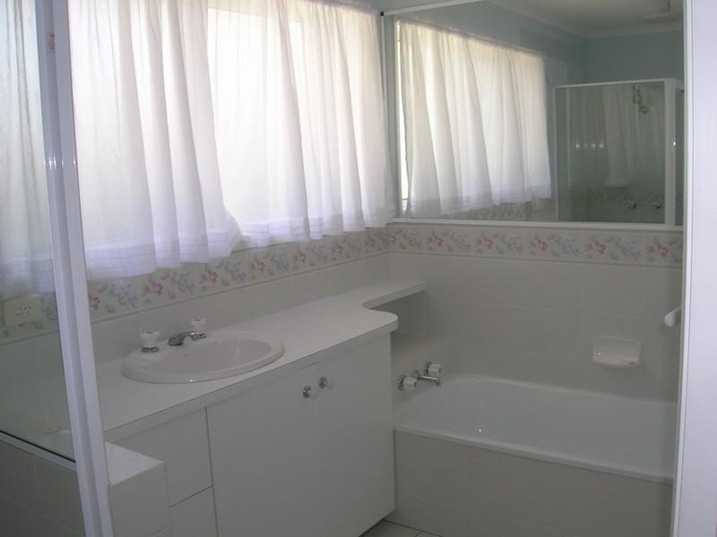 45 Helsham Street, Point Vernon QLD 4655