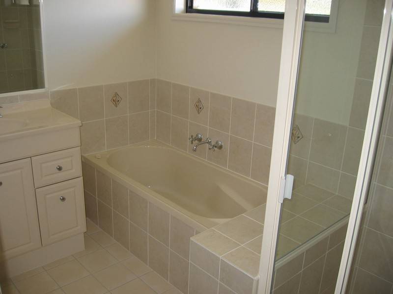 10 Blackall Court, Torquay QLD 4655
