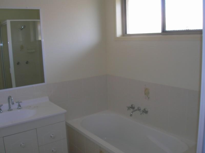 1/107 Ibis Boulevard, Eli Waters QLD 4655