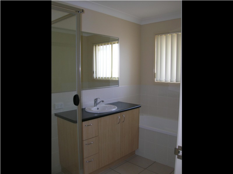 1/109 Ibis Blvd, Eli Waters QLD 4655