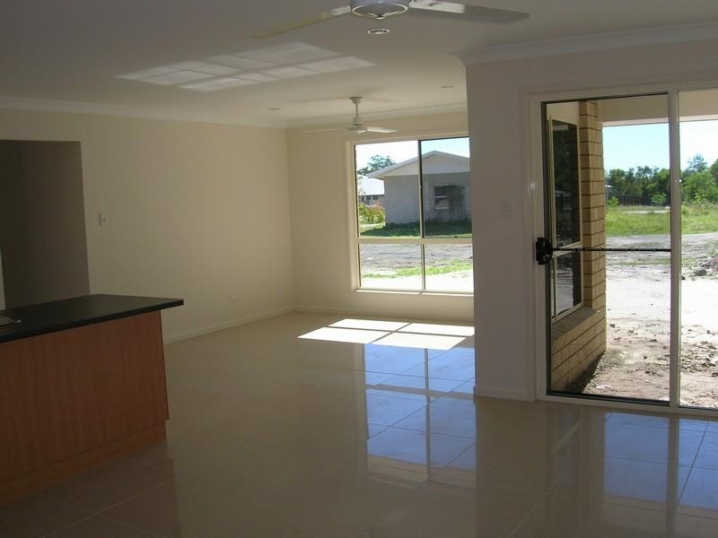 1/11 Daintree Drive, Urangan QLD 4655