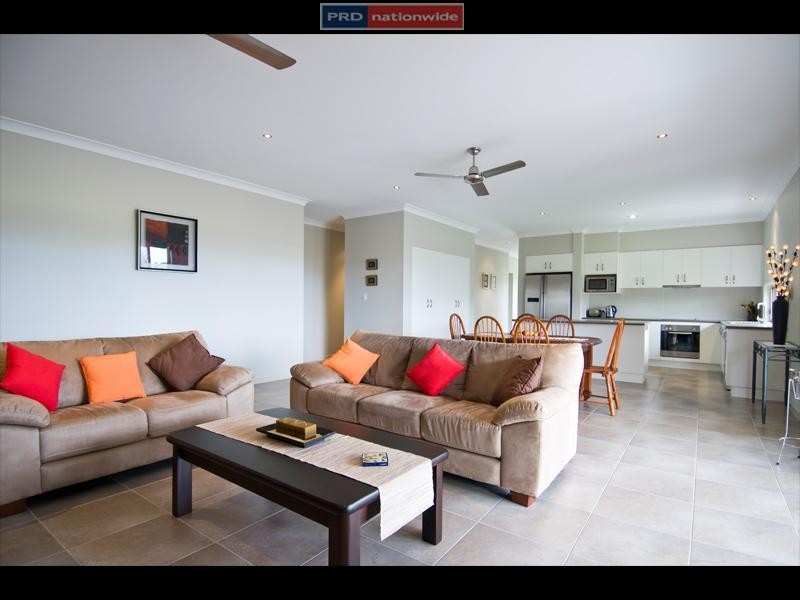 14 Ocean Blue Boulevard, Pialba QLD 4655
