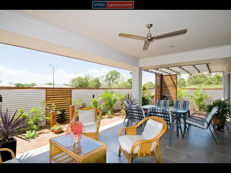 14 Ocean Blue Boulevard, Pialba QLD 4655