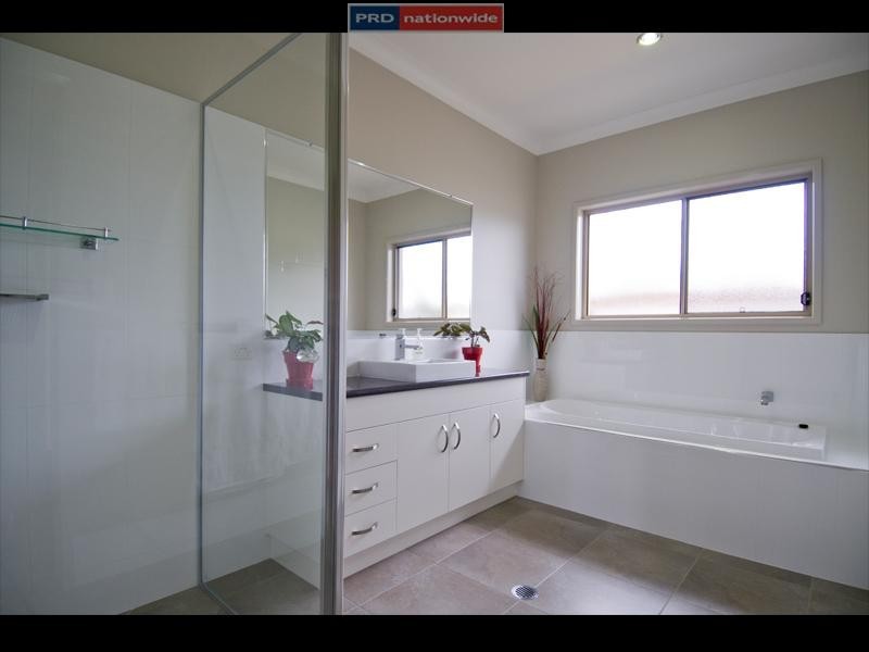 14 Ocean Blue Boulevard, Pialba QLD 4655