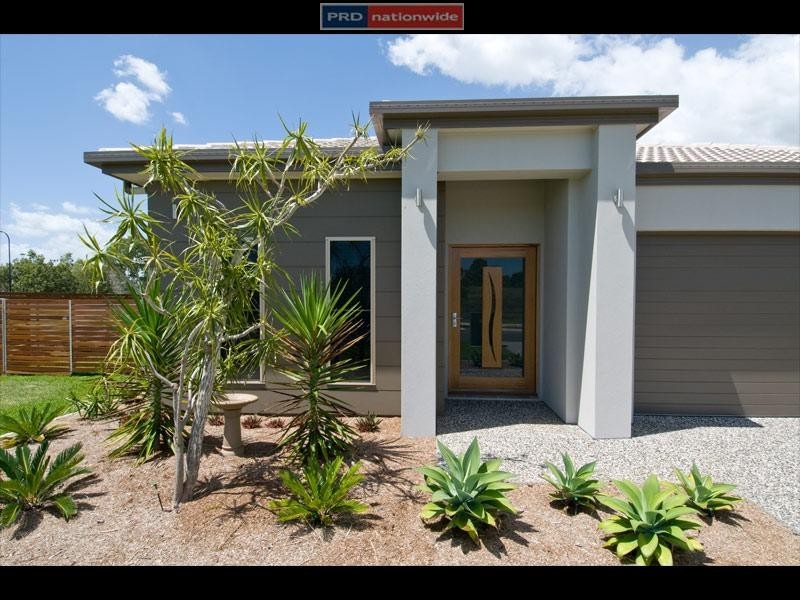 14 Ocean Blue Boulevard, Pialba QLD 4655