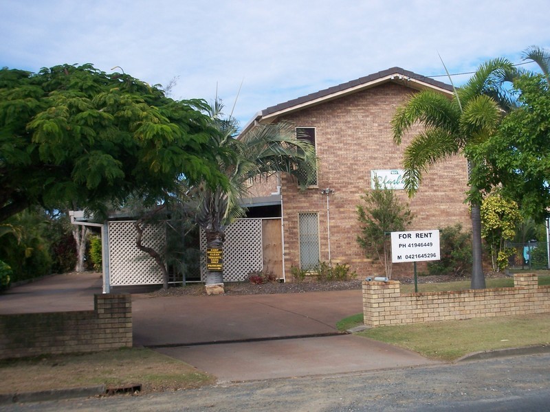 1 99 Cypress Street, Urangan QLD 4655