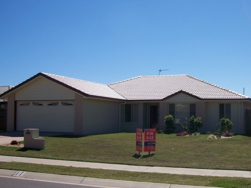 11 Lady Penrhyn Drive, Eli Waters QLD 4655