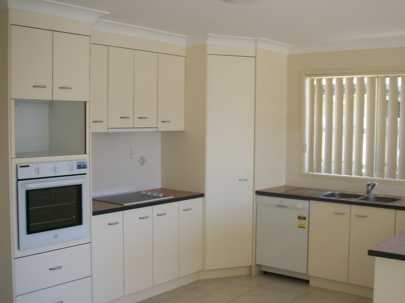 11 Lady Penrhyn Drive, Eli Waters QLD 4655