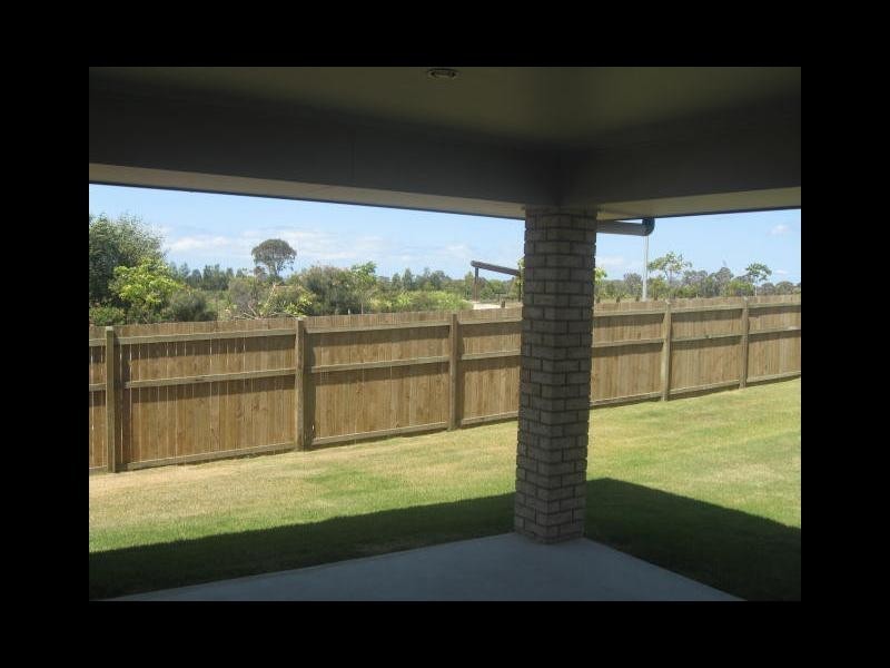 1 Bayridge Heights Drive, Nikenbah QLD 4655