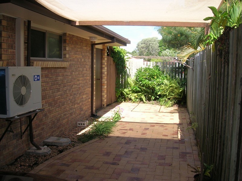 12/230 Torquay Terrace, Torquay QLD 4655