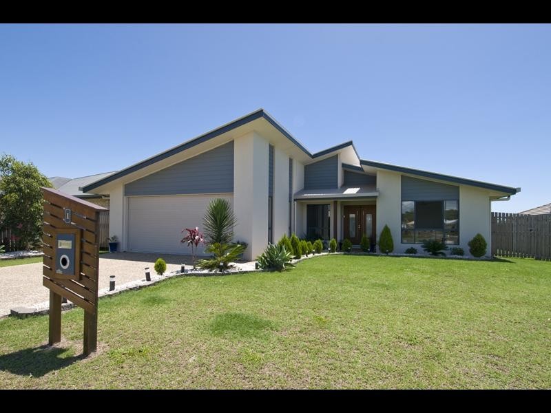 1 McIntyre Court, Urraween QLD 4655