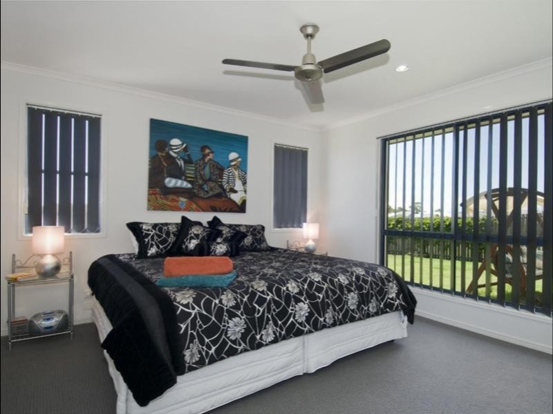 1 McIntyre Court, Urraween QLD 4655