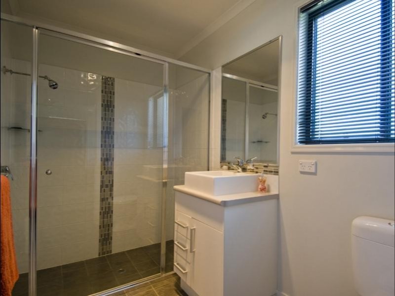 1 McIntyre Court, Urraween QLD 4655