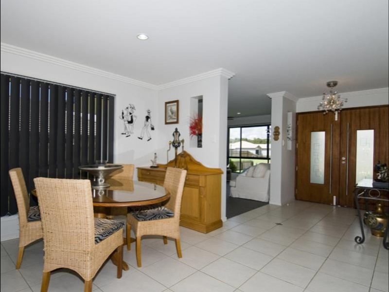 1 McIntyre Court, Urraween QLD 4655