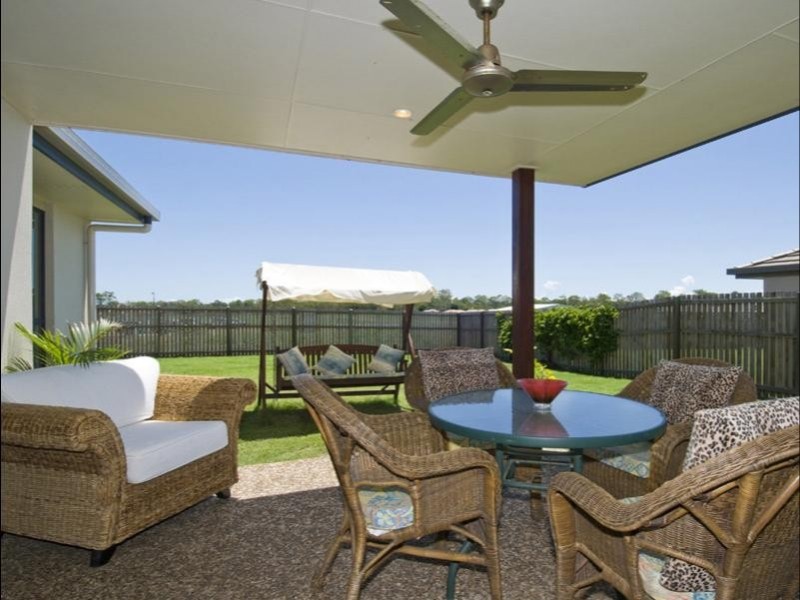 1 McIntyre Court, Urraween QLD 4655
