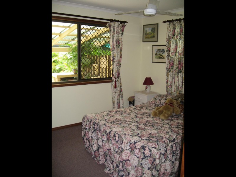 25 Kuruman Street, Scarness QLD 4655